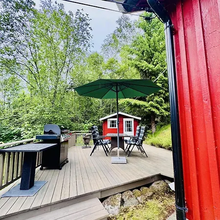 Cozy Overlooking Tinnsjoen * Fagerstrand
