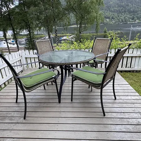 Cozy Overlooking Tinnsjoen 度假居 *